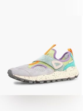 NWT Flower Mountain Pampas 3 Sneaker in Grey